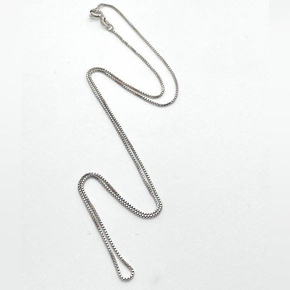 Vintage Jewelry - Vtg Sterling Silver Box Chain Necklace 18” Length - 1mm Width 925 MJI